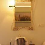 Bureau Warmoesstraat Bed & Breakfast 3*