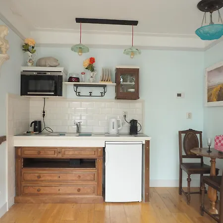 Bureau Warmoesstraat 3*