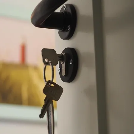 Bureau Warmoesstraat 3*