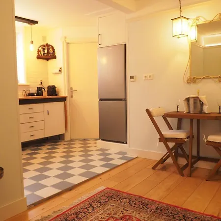 Bureau Warmoesstraat Bed & Breakfast Den Burg