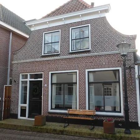Bureau Warmoesstraat Bed & Breakfast Den Burg