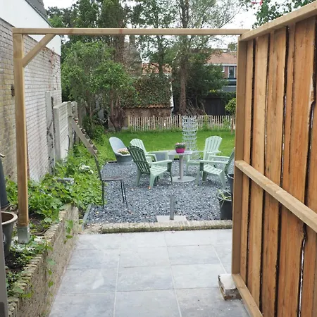 Bureau Warmoesstraat Bed & Breakfast Den Burg